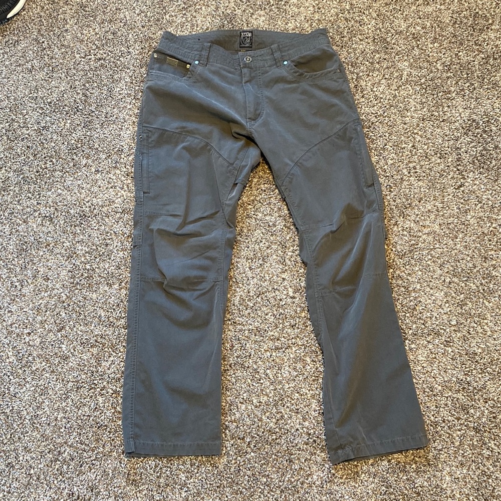 Kuhl Mens hiking pants. Great for trails and anywhere else.
